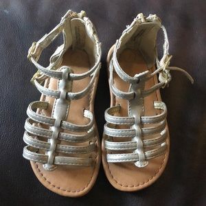 HALLOWEEKEND SALE 👻Cat and jack Sandals size 7